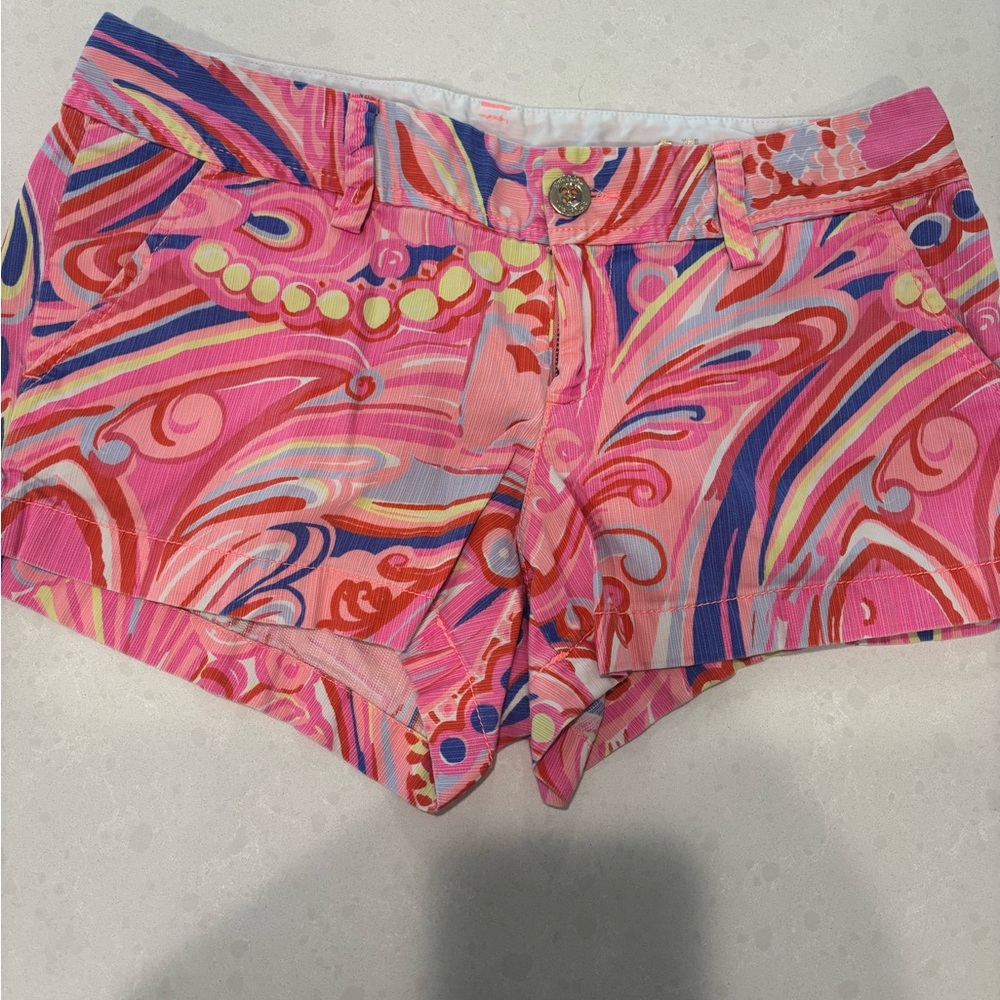 Vibrant Pink Patterned Women's Lilly Pulitzer Shorts size 6